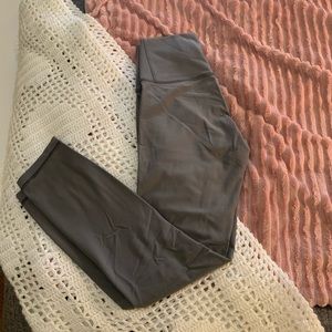 LULU- women’s soft high wasted grey leggings- 4